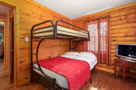 Charming Cabin Retreat near Alton, Missouri - image 8