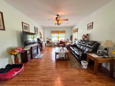 Picture Perfect Country Living - image 21