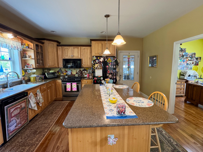 Picture Perfect Country Living - image 16