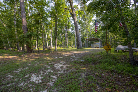 1 Acre Camping Lot for Sale in O'Brien, Florida - image 29
