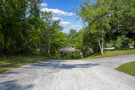 1 Acre Camping Lot for Sale in O'Brien, Florida - image 21