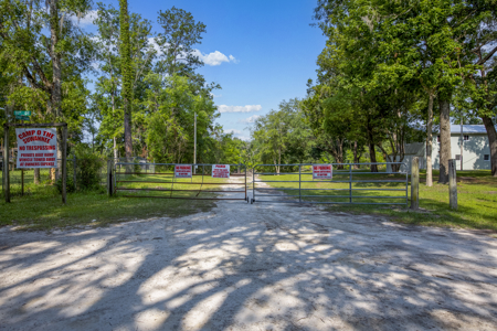 1 Acre Camping Lot for Sale in O'Brien, Florida - image 31