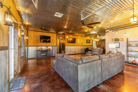 Residential / Commercial Property for Sale in Stratford OK - image 14