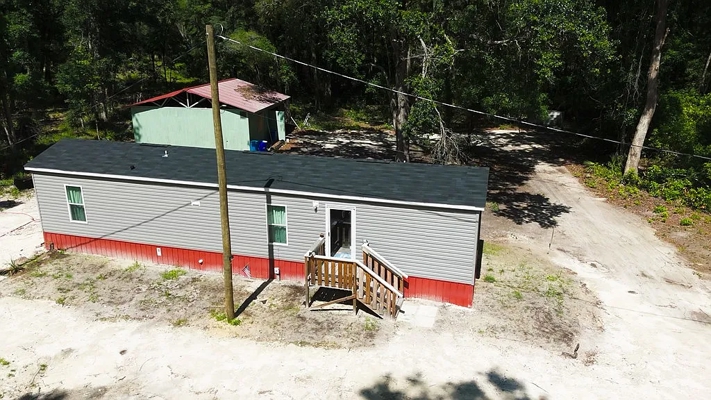 Brand new Live Oak mobile home on 3 secluded acres in Old Town