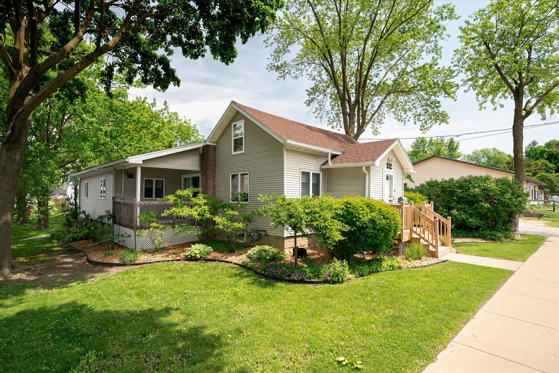 312 E Decker St Viroqua