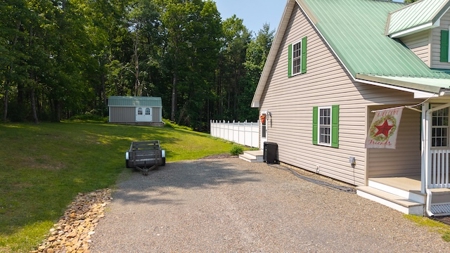 Country Home with In-Ground Pool & Hot Tub in Galax VA - image 4