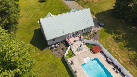 Country Home with In-Ground Pool & Hot Tub in Galax VA - image 16