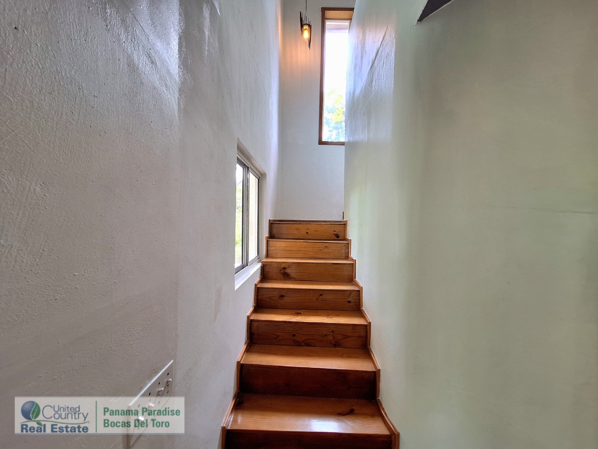 Casa Plástico — Iconic Off-Grid Eco Home, Plastic Bottle Village - 23