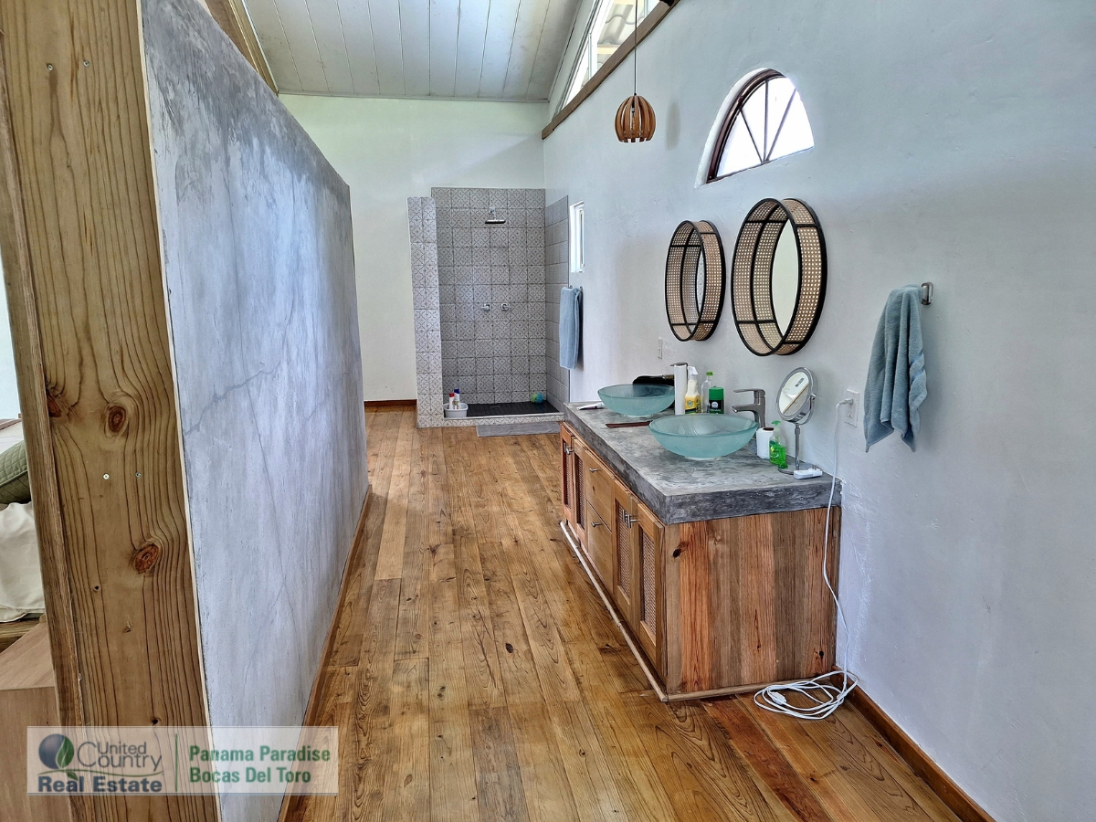 Casa Plástico — Iconic Off-Grid Eco Home, Plastic Bottle Village - 29