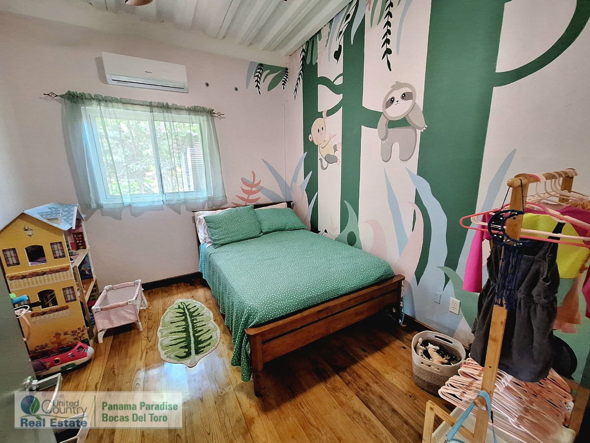 Casa Plástico — Iconic Off-Grid Eco Home, Plastic Bottle Village - 19