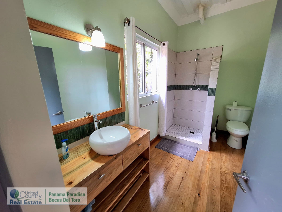 Casa Plástico — Iconic Off-Grid Eco Home, Plastic Bottle Village - 20