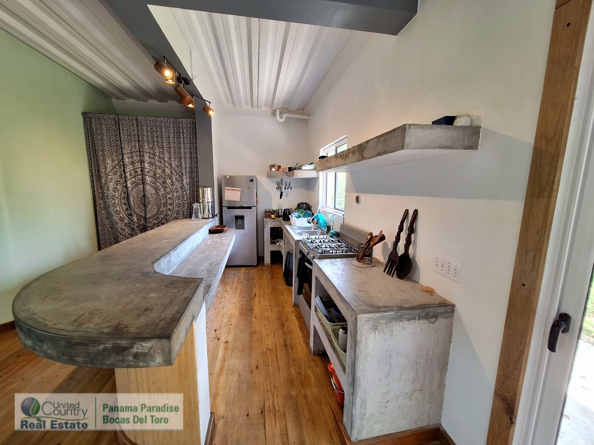 Casa Plástico — Iconic Off-Grid Eco Home, Plastic Bottle Village - 15