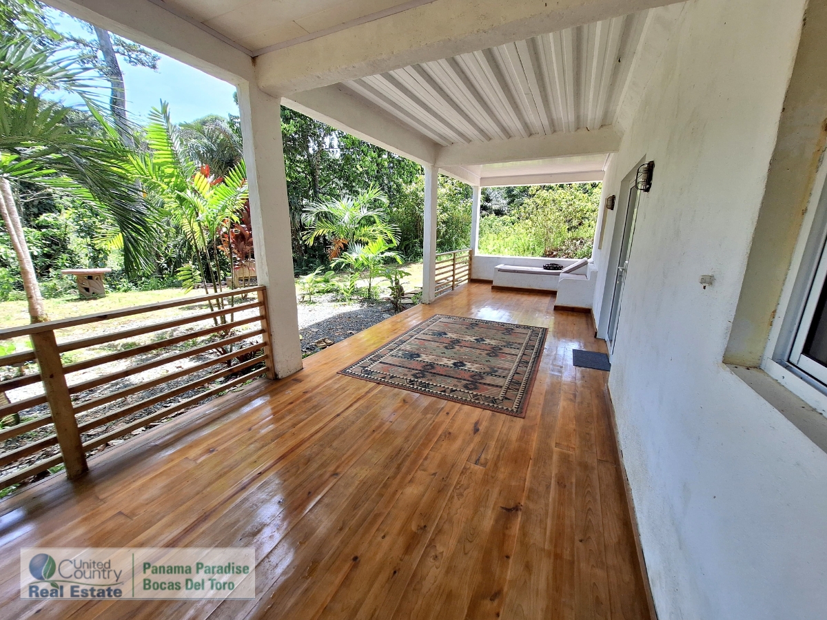 Casa Plástico — Iconic Off-Grid Eco Home, Plastic Bottle Village - 9
