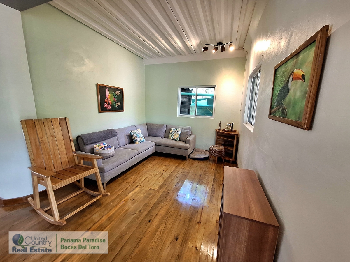 Casa Plástico — Iconic Off-Grid Eco Home, Plastic Bottle Village - 13