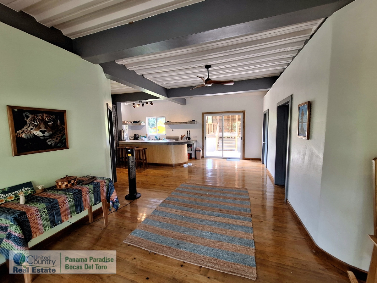 Casa Plástico — Iconic Off-Grid Eco Home, Plastic Bottle Village - 10