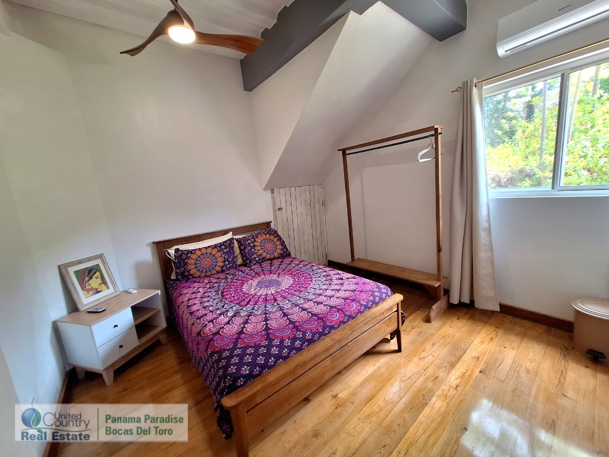 Casa Plástico — Iconic Off-Grid Eco Home, Plastic Bottle Village - 18