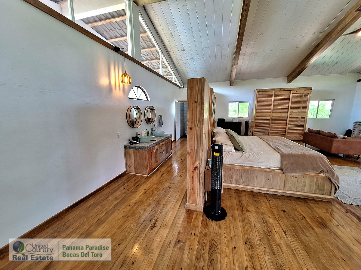 Casa Plástico — Iconic Off-Grid Eco Home, Plastic Bottle Village - 26
