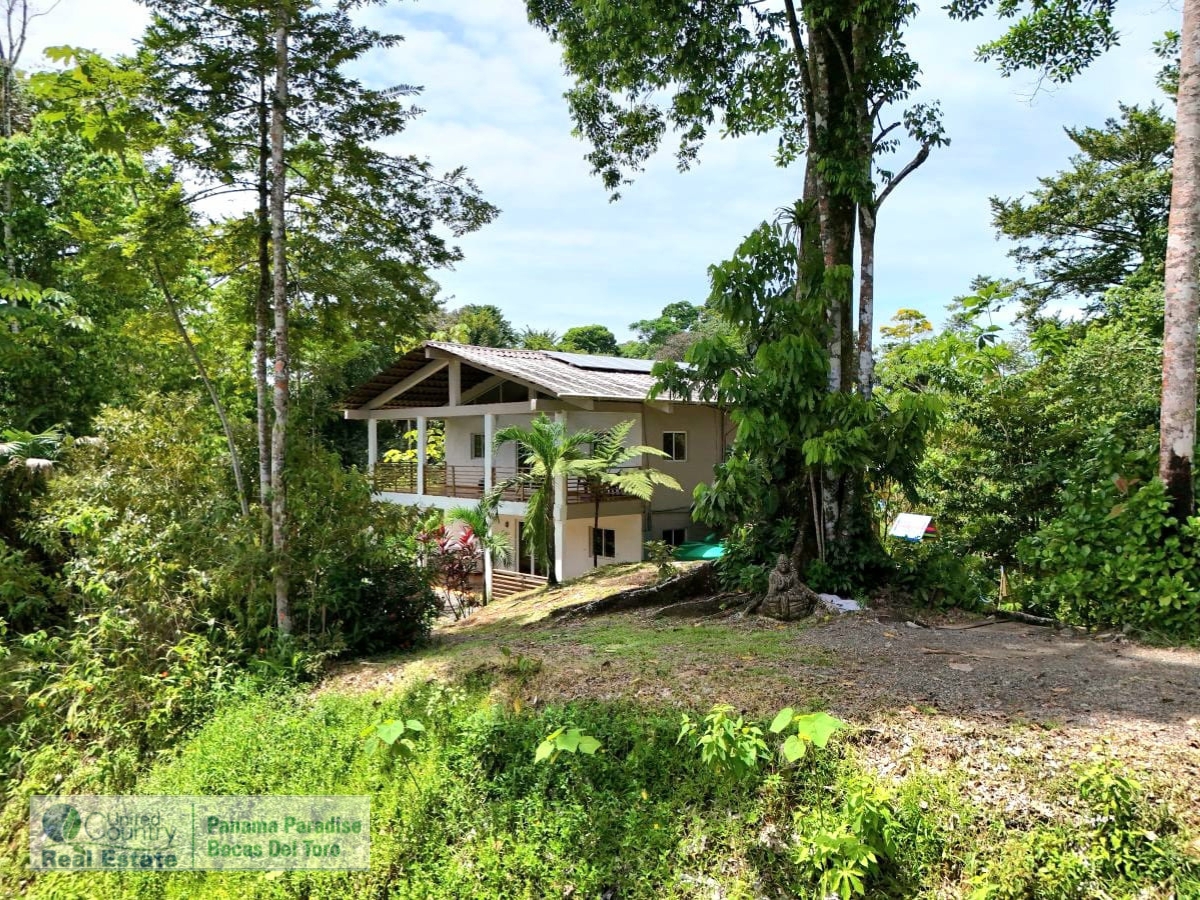 Casa Plástico — Iconic Off-Grid Eco Home, Plastic Bottle Village - 36