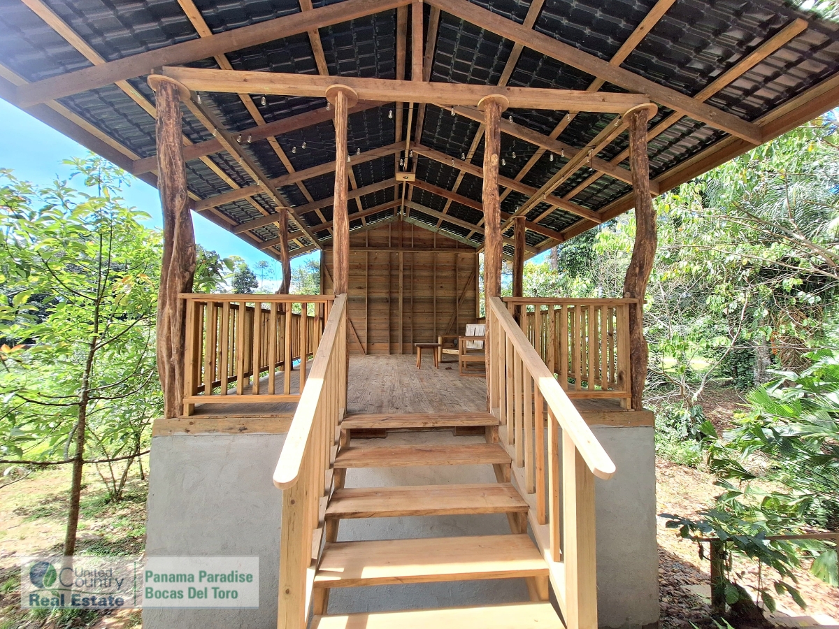 Casa Plástico — Iconic Off-Grid Eco Home, Plastic Bottle Village - 33