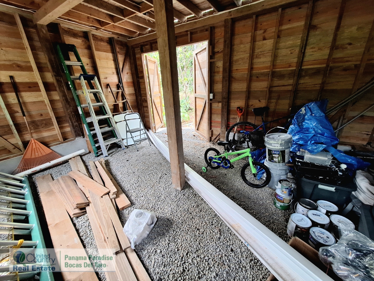 Casa Plástico — Iconic Off-Grid Eco Home, Plastic Bottle Village - 40