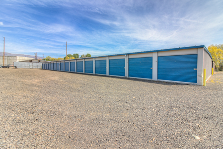 Prime Storage & Auto Property with Summitview Frontage in Tieton - image 12