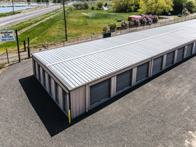 Prime Storage & Auto Property with Summitview Frontage in Tieton - image 10