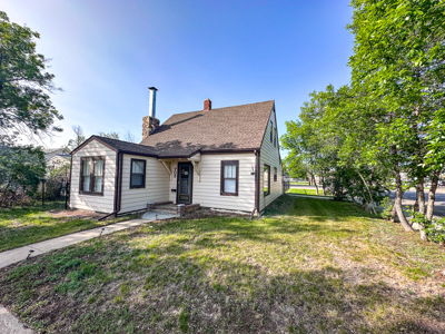 Cozy & Functional 3-Bedroom Home with Heated Shop in Glasgow, MT - image 1