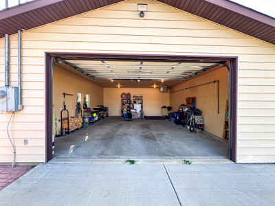 Cozy & Functional 3-Bedroom Home with Heated Shop in Glasgow, MT - image 9
