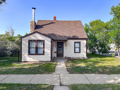 Cozy & Functional 3-Bedroom Home with Heated Shop in Glasgow, MT - image 2
