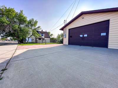 Cozy & Functional 3-Bedroom Home with Heated Shop in Glasgow, MT - image 6