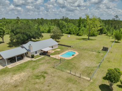 Private Country Paradise with Pond, Pool & Acreage in Cottondale - image 45