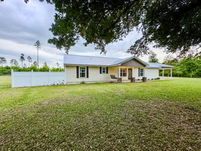Private Country Paradise with Pond, Pool & Acreage in Cottondale - image 35