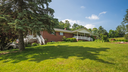 Brick Ranch for Sale at Auction in Floyd VA - image 2