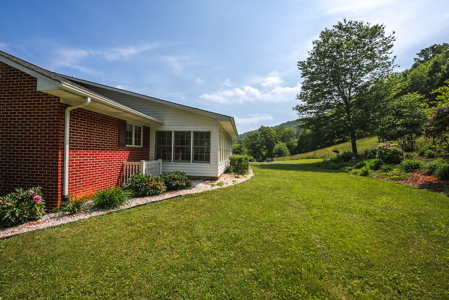 Brick Ranch for Sale at Auction in Floyd VA - image 6