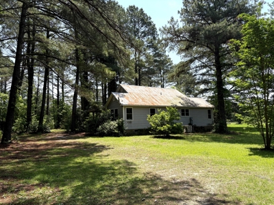 23-AC Country Retreat with 2 Homes in Pitt County, NC - image 1