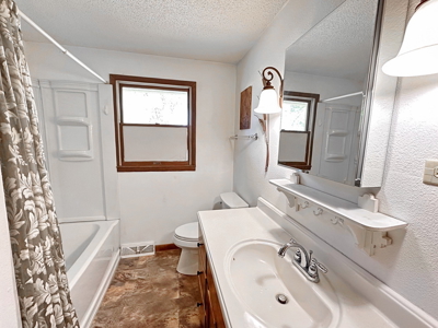 Clean & Affordable Home for Sale in El Dorado Springs, Missouri - image 23