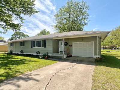 Clean & Affordable Home for Sale in El Dorado Springs, Missouri - image 2