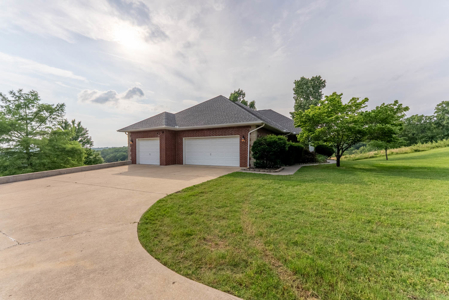 Lake House for Sale in the Ozarks - image 2
