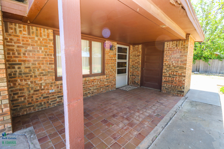 Super SPACIOUS Home in Earth TX! Look at this BACKYARD! - image 13