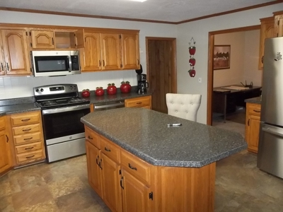 Exceptional Country Property for Sale in Chanute, KS - image 21