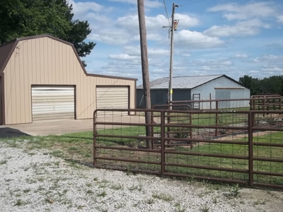 Exceptional Country Property for Sale in Chanute, KS - image 13