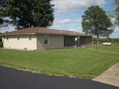 Exceptional Country Property for Sale in Chanute, KS - image 14