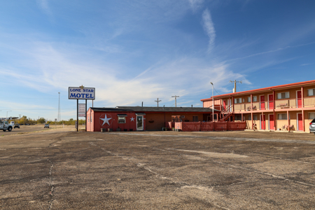 Investment Opportunity Lone Star Motel with 20 keys - image 2