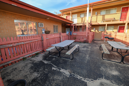 Investment Opportunity Lone Star Motel with 20 keys - image 24