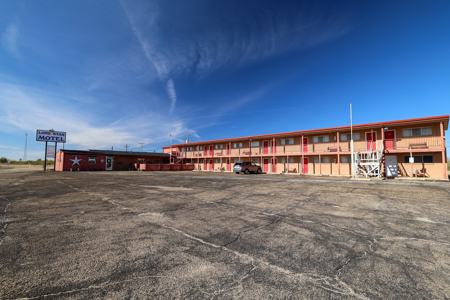 Investment Opportunity Lone Star Motel with 20 keys - image 1