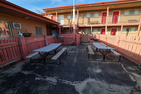 Investment Opportunity Lone Star Motel with 20 keys - image 23