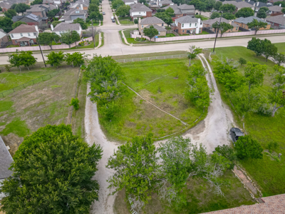 Area Growing, Great Investment in Justin Texas - image 3