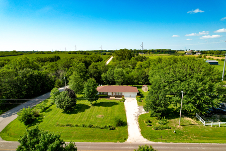 Online Auction home in Smithville, MO - image 1