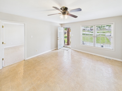 Brick/Vinyl Townhome for Sale in Hickory, NC! - image 7