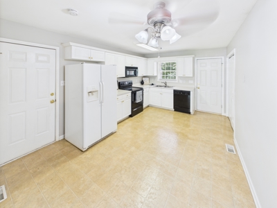 Brick/Vinyl Townhome for Sale in Hickory, NC! - image 8